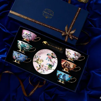 Кофейные чашки в европейском стиле, высококачественные изысканные керамические чашки из костяного фарфора, набор для послеобеденного чая, свадебный подарок в подарочной упаковке